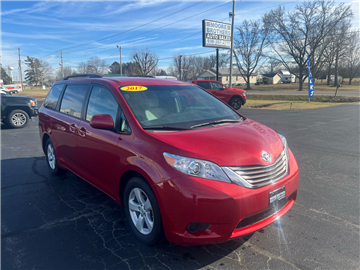 2017 Toyota Sienna LE FWD 8-Passenger (Natl)