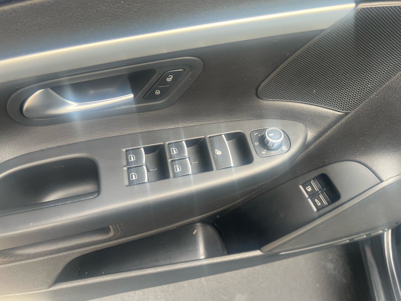 Volkswagen Eos 2dr Conv Komfort SULEV 2012