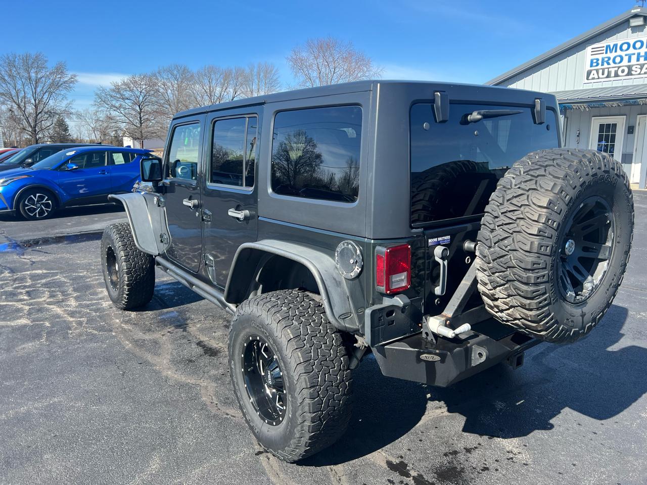 Jeep Wrangler Unlimited 4WD 4dr Sahara 2011