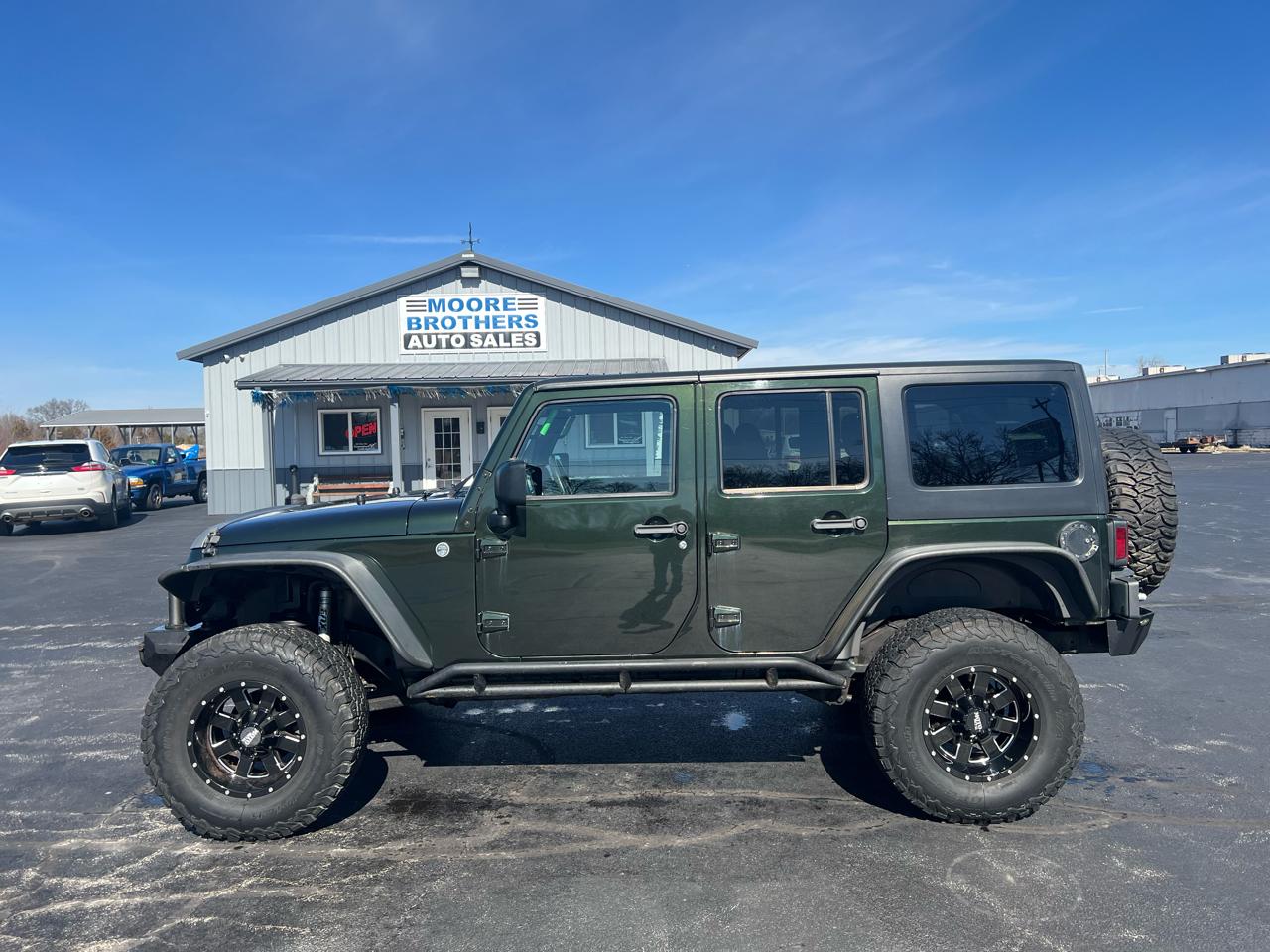 Jeep Wrangler Unlimited 4WD 4dr Sahara 2011