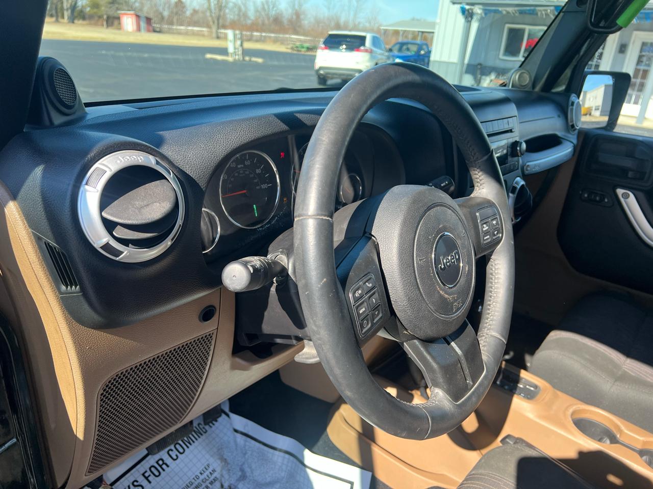 Jeep Wrangler Unlimited 4WD 4dr Sahara 2011