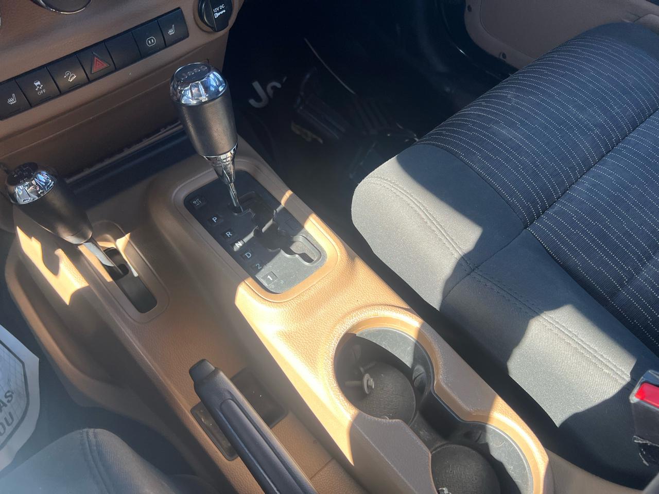 Jeep Wrangler Unlimited 4WD 4dr Sahara 2011