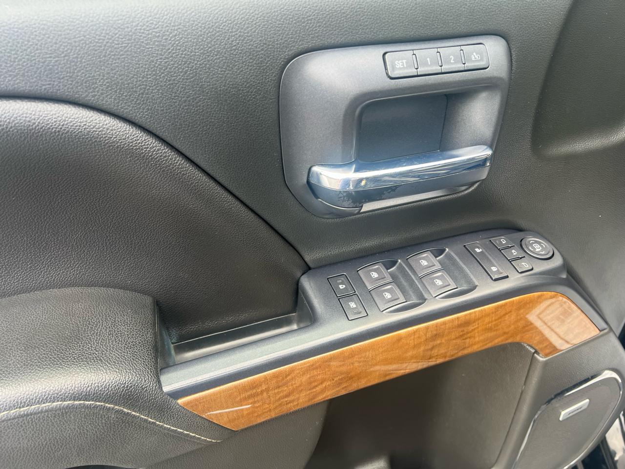 Chevrolet Silverado 1500 4WD Crew Cab 143.5" LTZ w/1LZ 2018