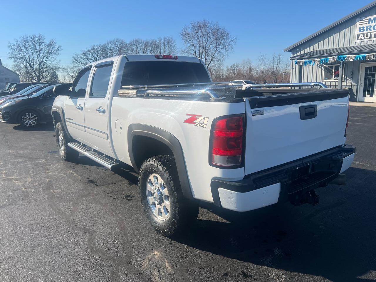 GMC Sierra 2500HD 4WD Crew Cab 153.7" Denali 2011
