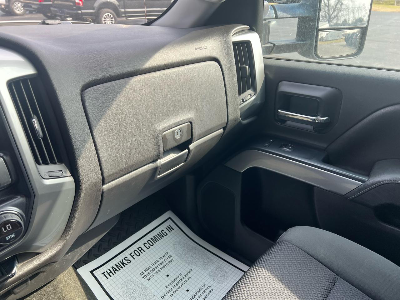 Chevrolet Silverado 2500HD 4WD Double Cab 144.2" LT 2015