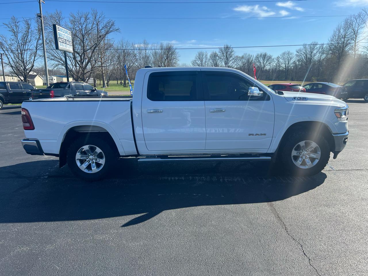 RAM 1500 Laramie 4x4 Crew Cab 5'7" Box 2020