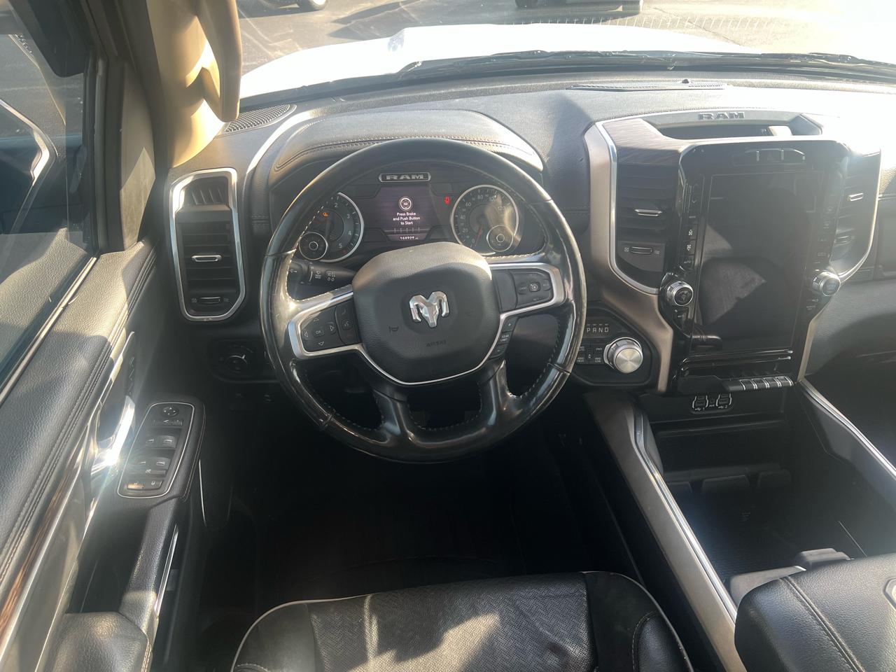 RAM 1500 Laramie 4x4 Crew Cab 5'7" Box 2020