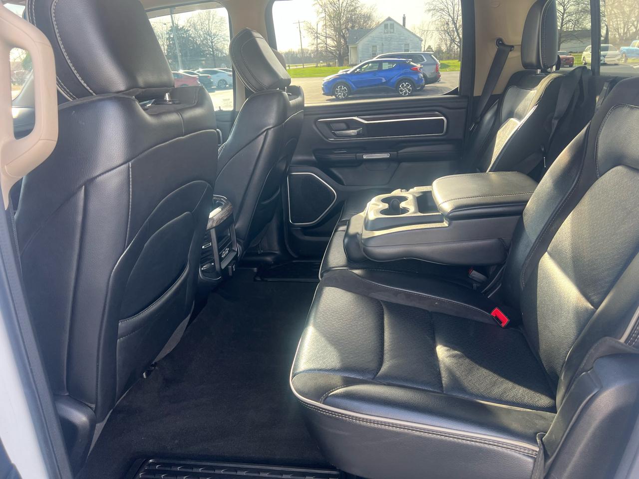 RAM 1500 Laramie 4x4 Crew Cab 5'7" Box 2020