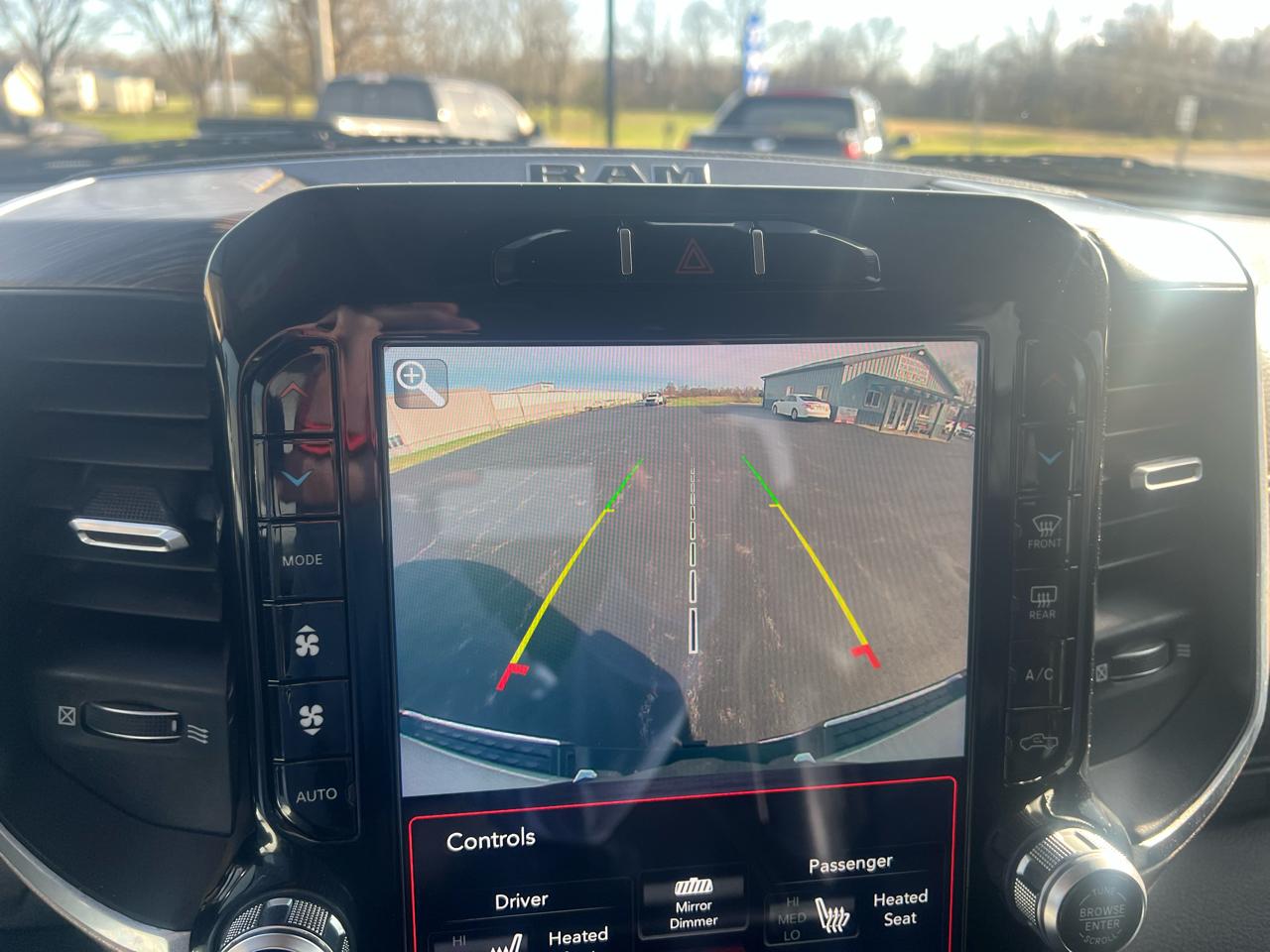 RAM 1500 Laramie 4x4 Crew Cab 5'7" Box 2020