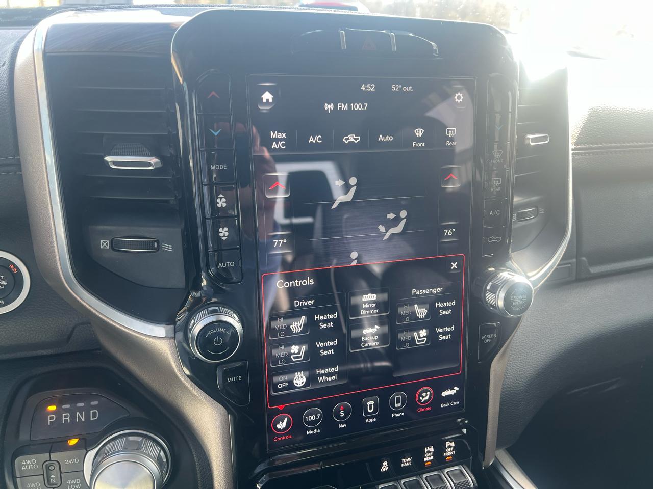 RAM 1500 Laramie 4x4 Crew Cab 5'7" Box 2020