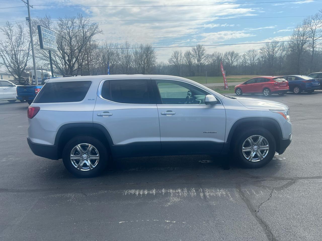 GMC Acadia FWD 4dr SLE w/SLE-1 2017