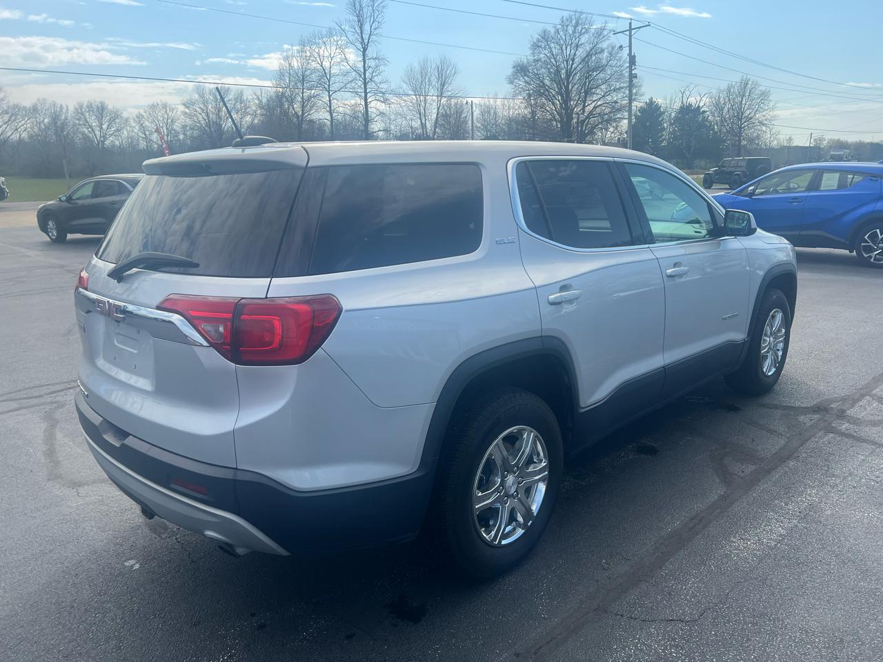 GMC Acadia FWD 4dr SLE w/SLE-1 2017