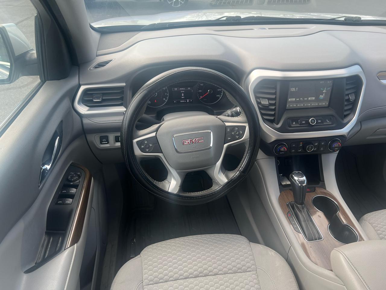 GMC Acadia FWD 4dr SLE w/SLE-1 2017