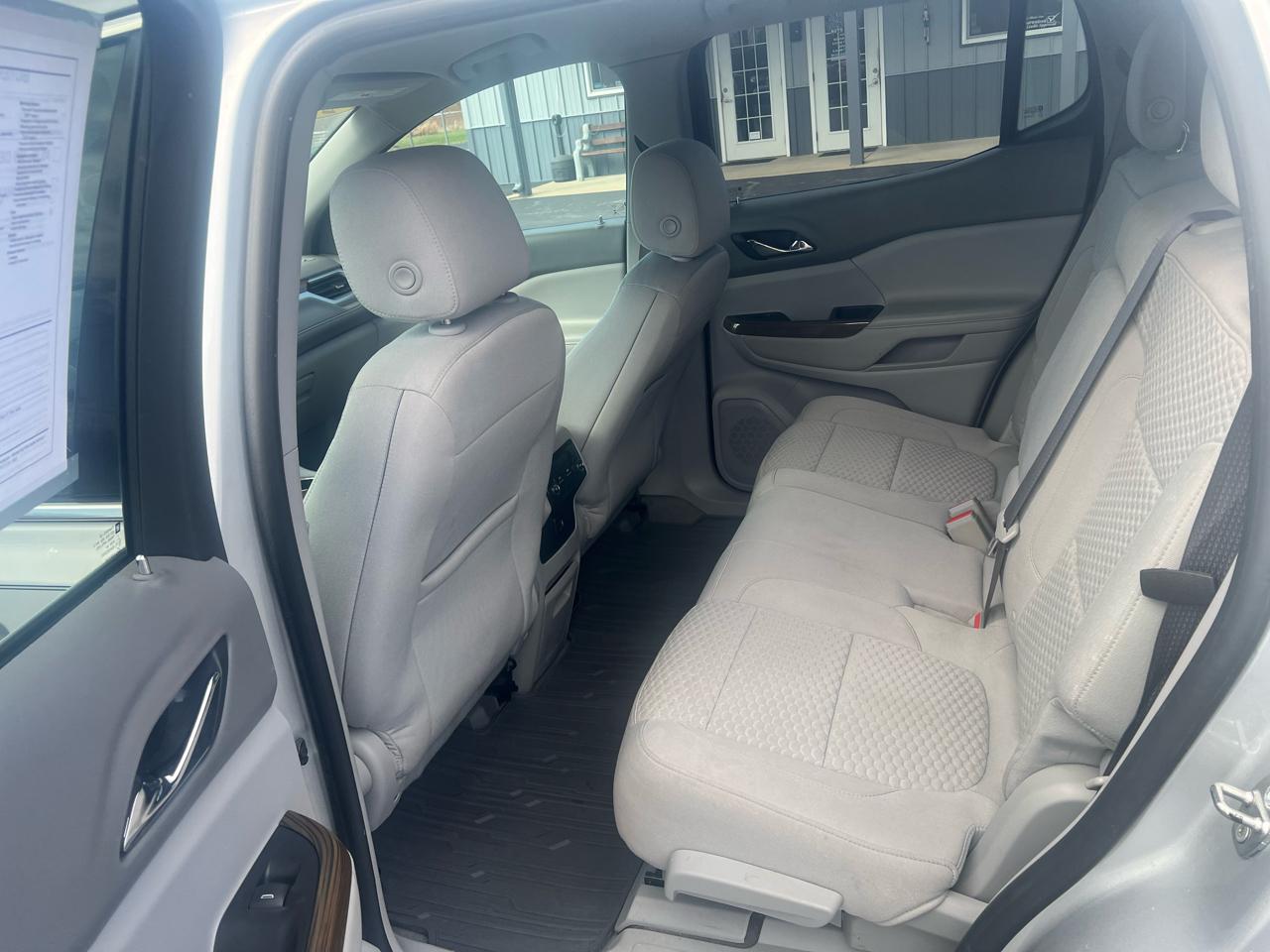 GMC Acadia FWD 4dr SLE w/SLE-1 2017