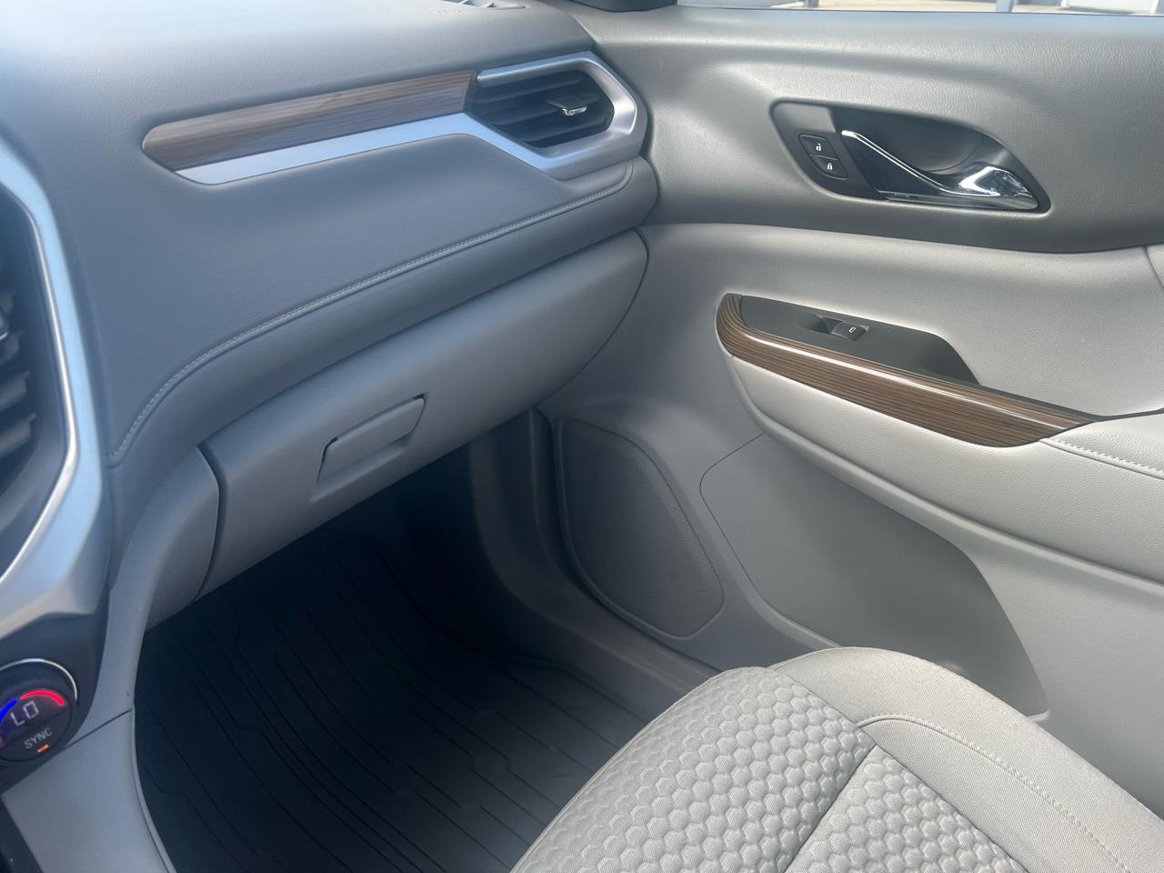 GMC Acadia FWD 4dr SLE w/SLE-1 2017