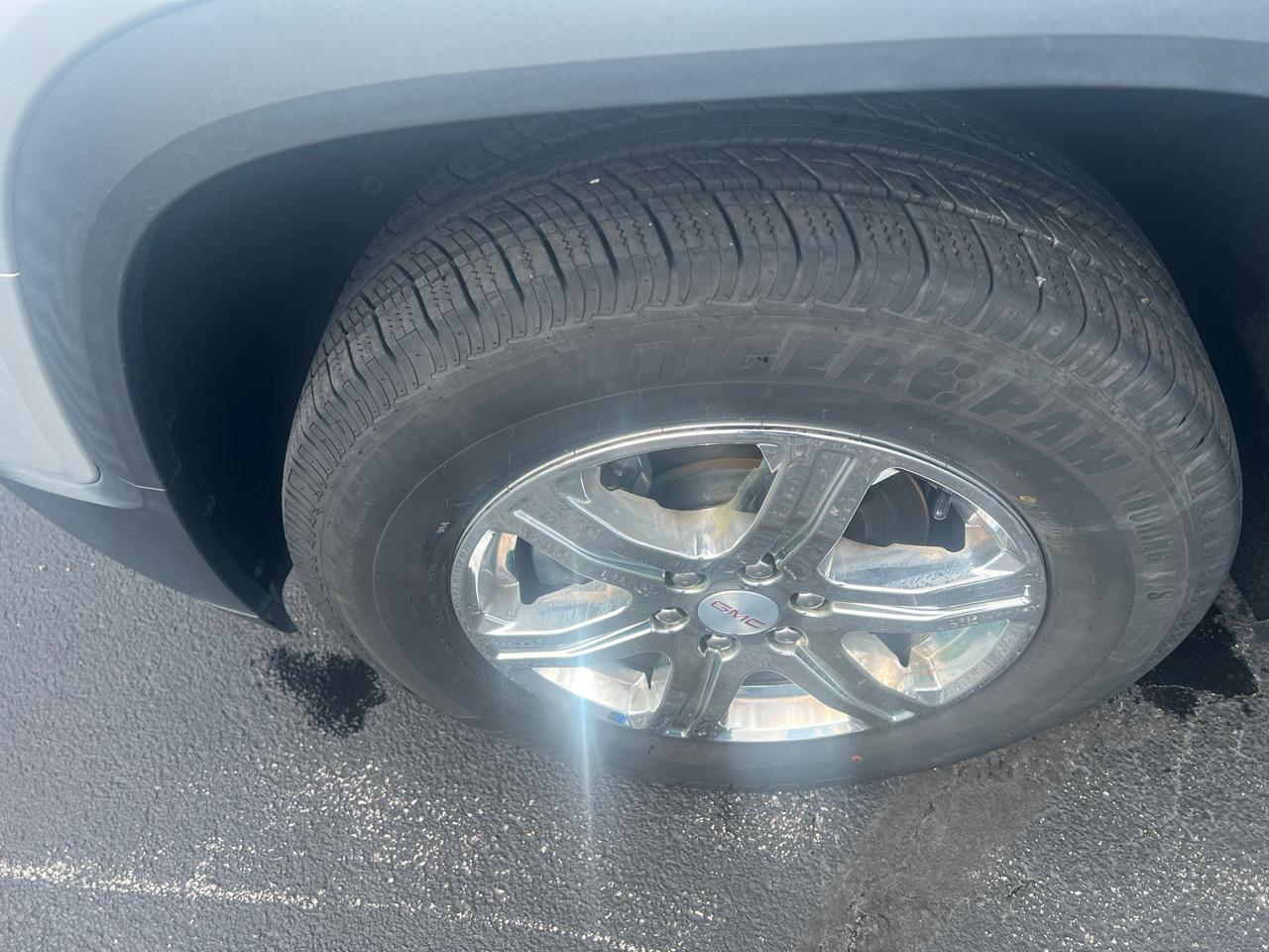 GMC Acadia FWD 4dr SLE w/SLE-1 2017