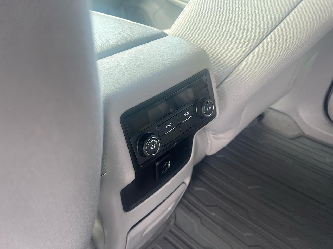 GMC Acadia FWD 4dr SLE w/SLE-1 2017