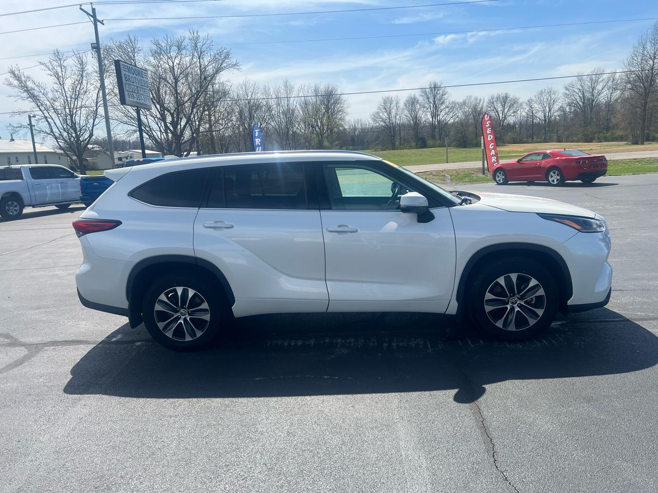 Toyota Highlander XLE AWD (Natl) 2021