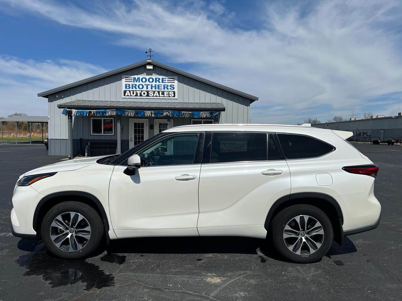 Toyota Highlander XLE AWD (Natl) 2021