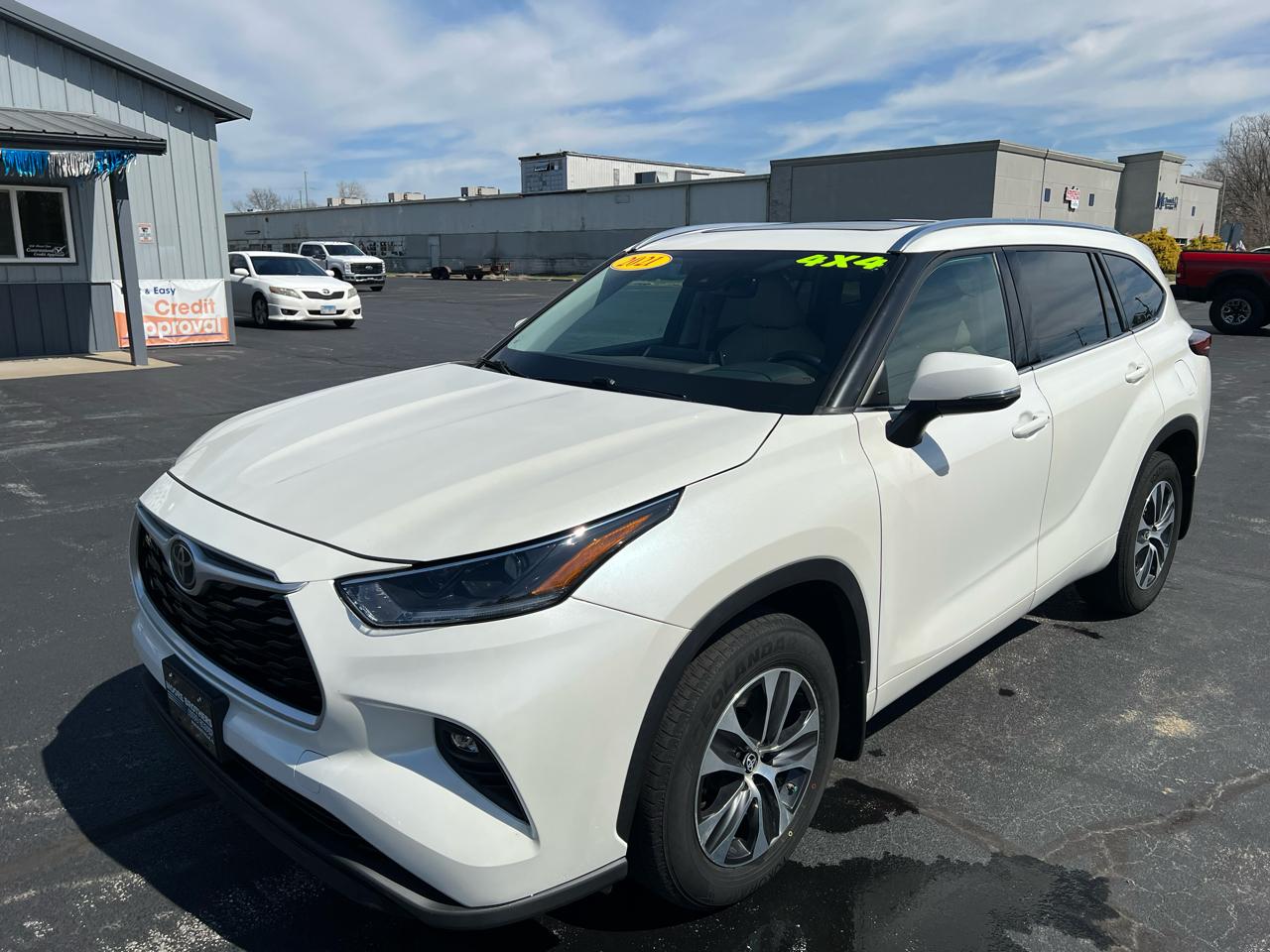 Toyota Highlander XLE AWD (Natl) 2021