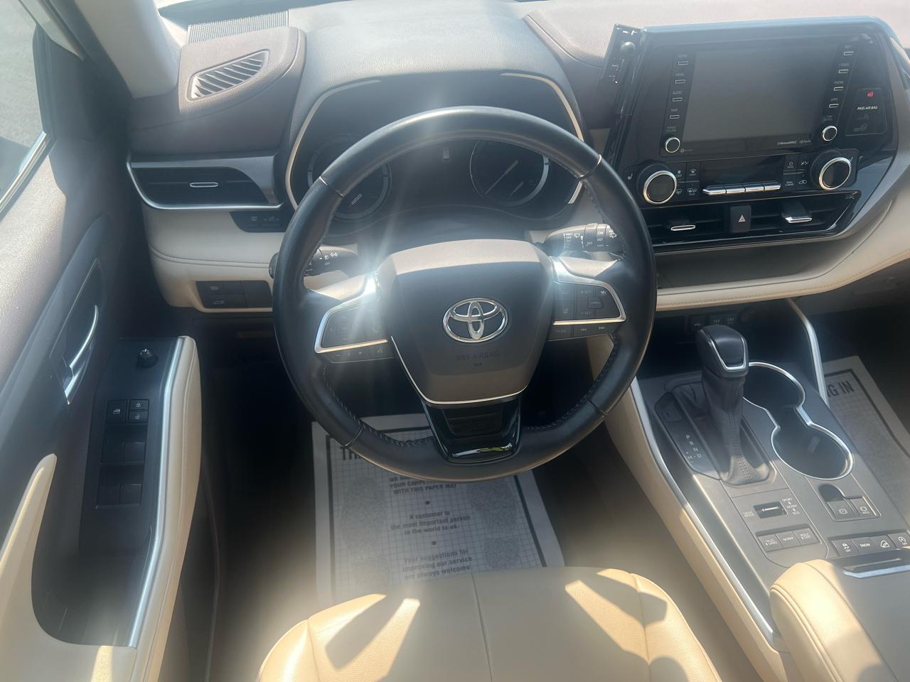 Toyota Highlander XLE AWD (Natl) 2021