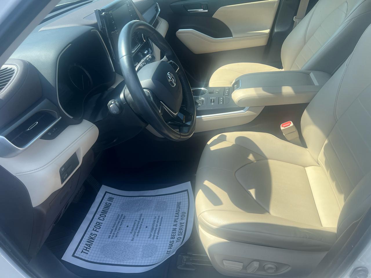 Toyota Highlander XLE AWD (Natl) 2021