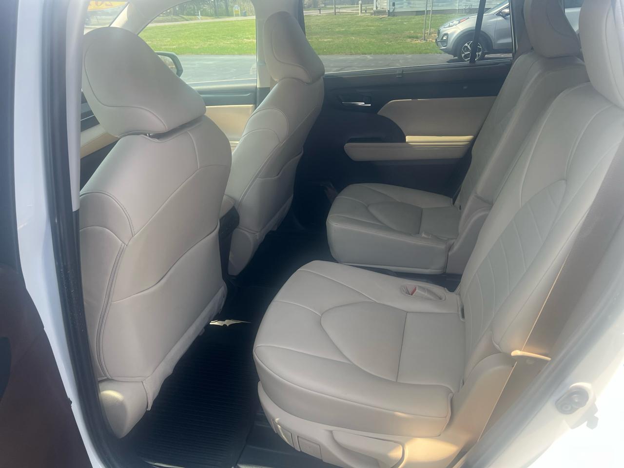 Toyota Highlander XLE AWD (Natl) 2021