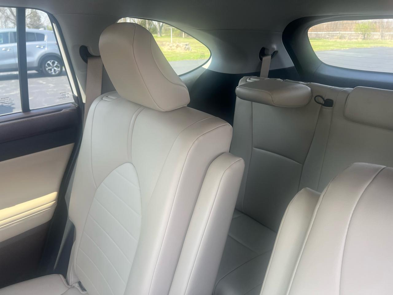 Toyota Highlander XLE AWD (Natl) 2021