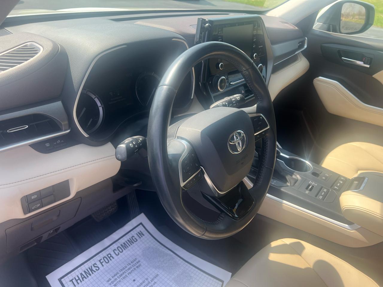 Toyota Highlander XLE AWD (Natl) 2021