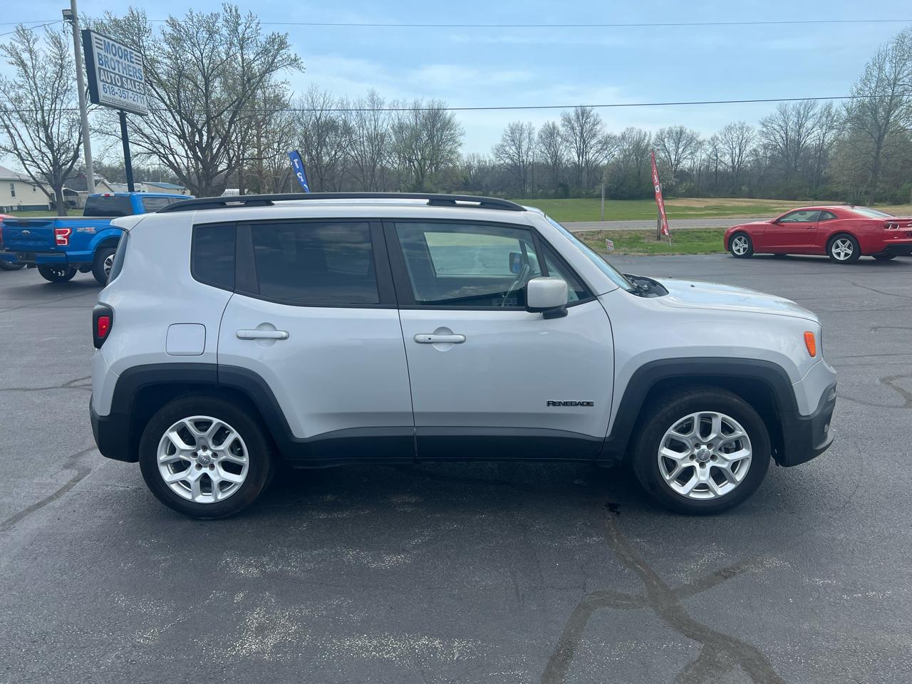 Jeep Renegade Latitude 4D SUV FWD 2015