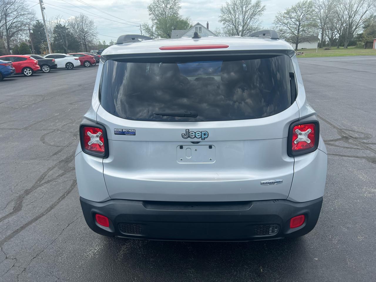 Jeep Renegade Latitude 4D SUV FWD 2015