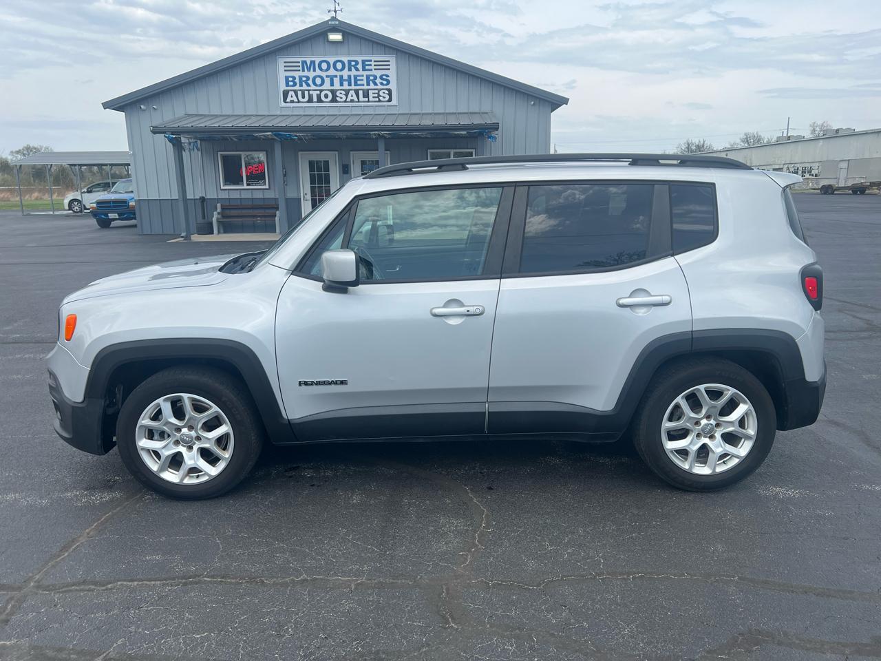 Jeep Renegade Latitude 4D SUV FWD 2015