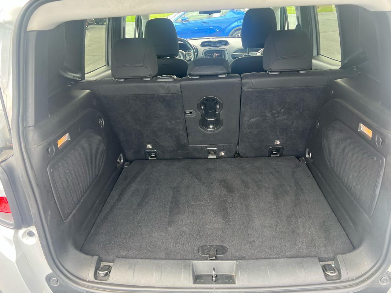 Jeep Renegade Latitude 4D SUV FWD 2015