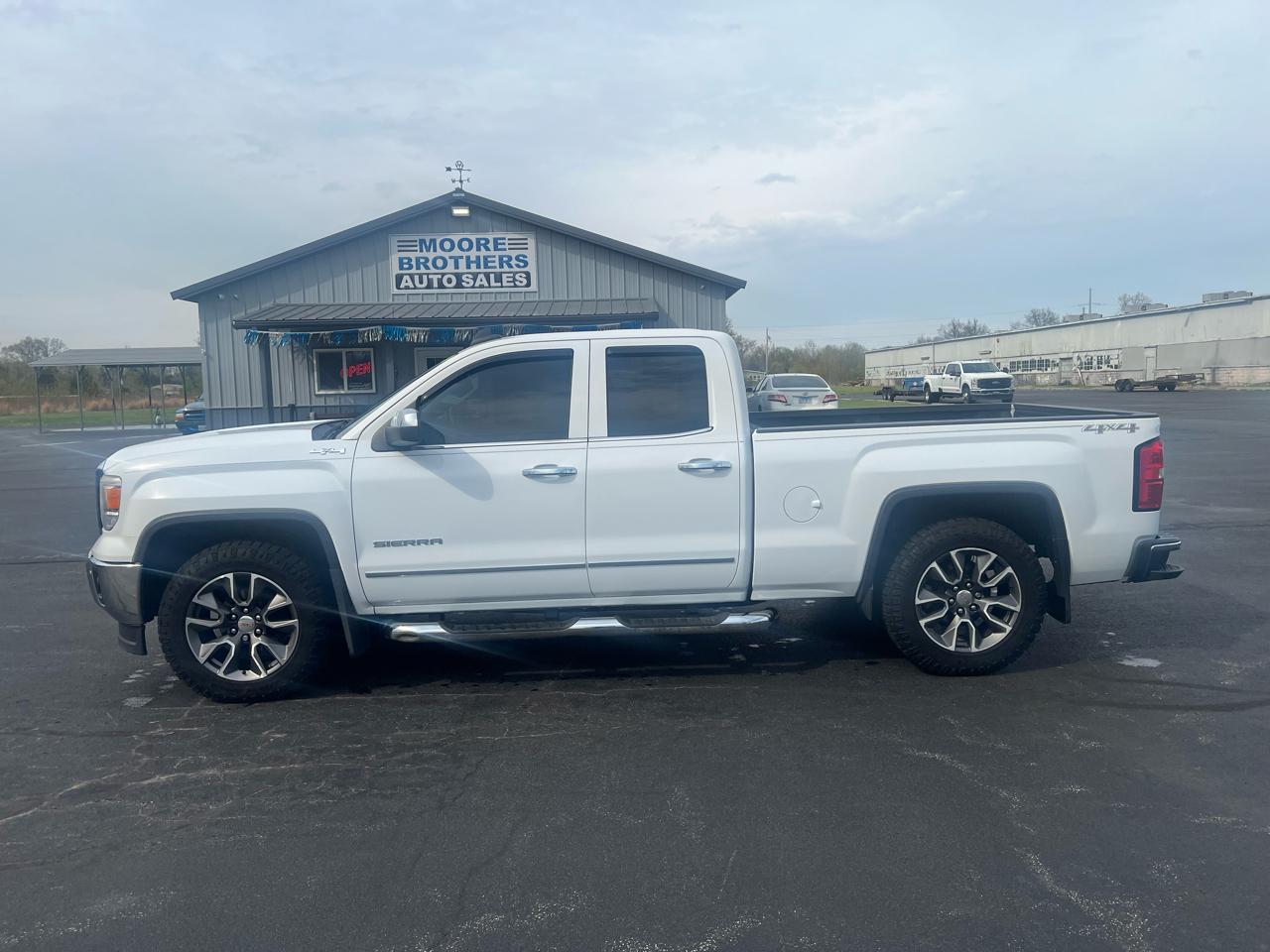 GMC Sierra 1500 4WD Double Cab 143.5" SLT 2015