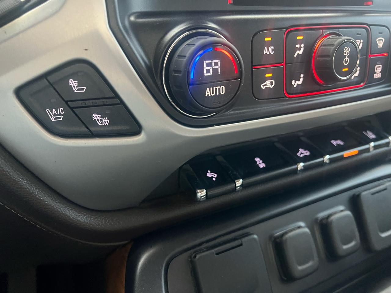 GMC Sierra 1500 4WD Double Cab 143.5" SLT 2015