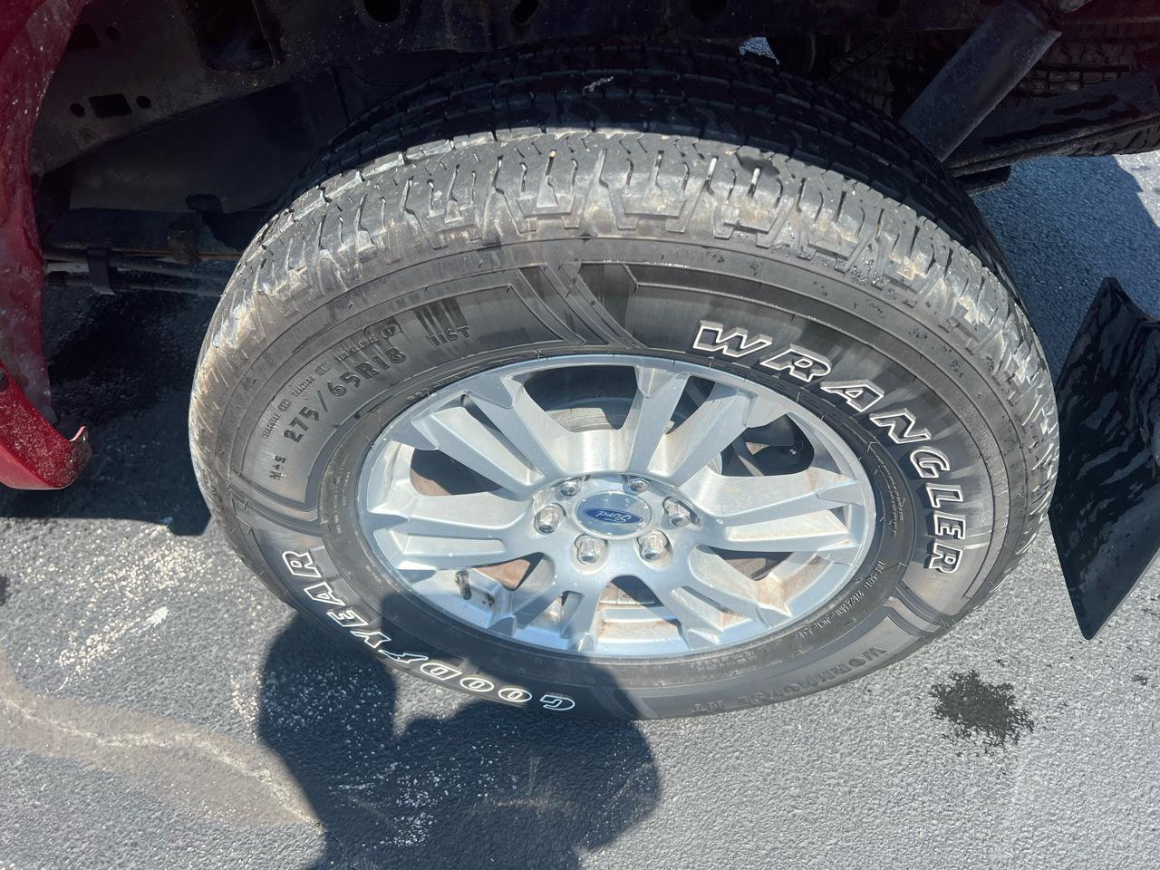 Ford F-150 4WD SuperCrew 150" Lariat 2016