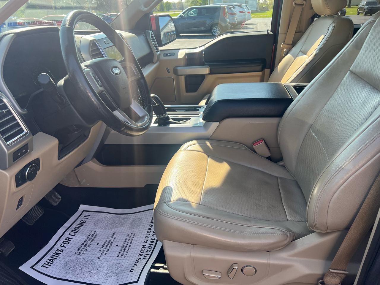 Ford F-150 4WD SuperCrew 150" Lariat 2016