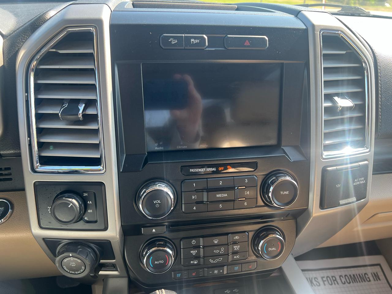 Ford F-150 4WD SuperCrew 150" Lariat 2016