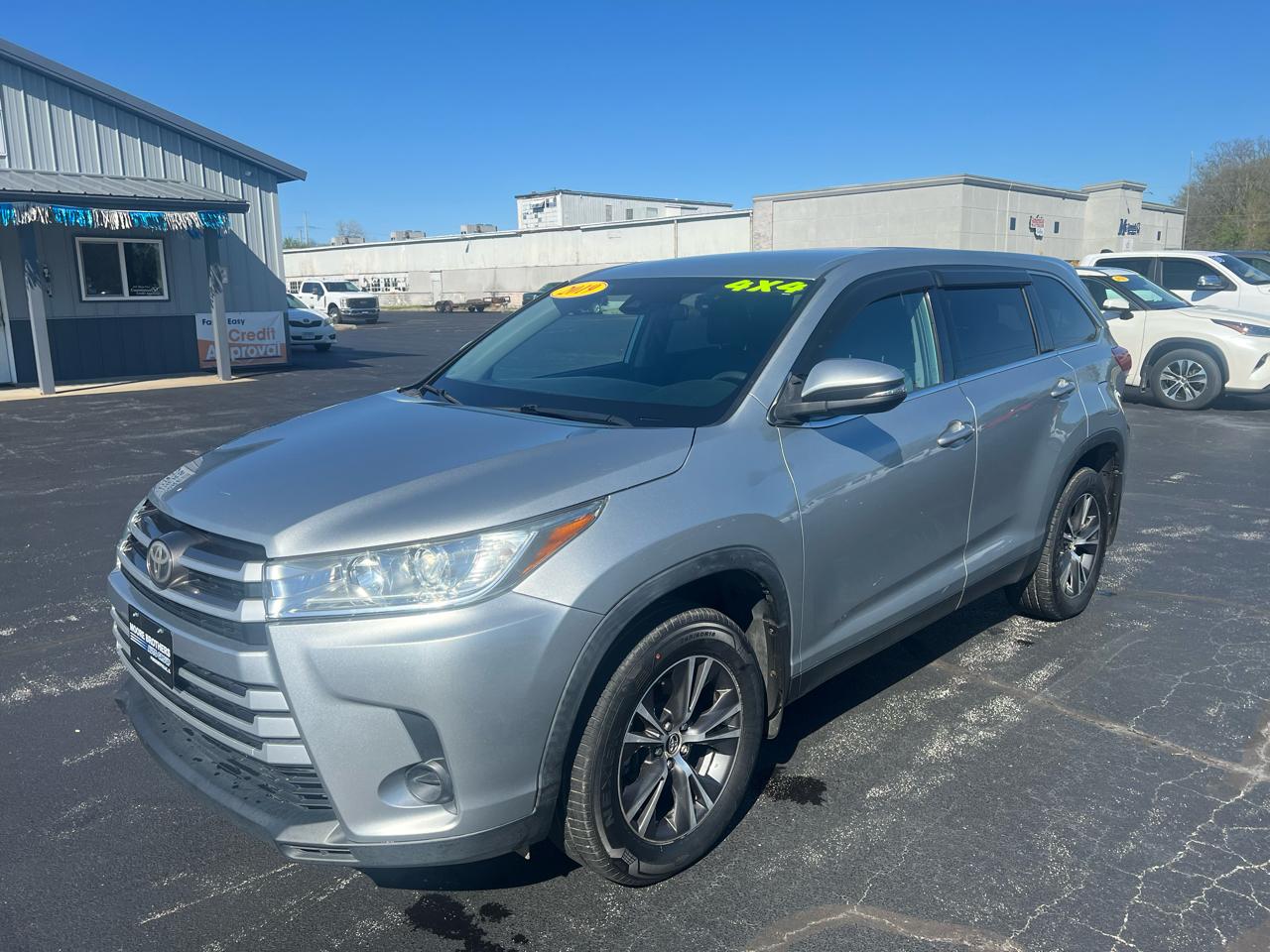 Toyota Highlander LE V6 AWD (Natl) 2019