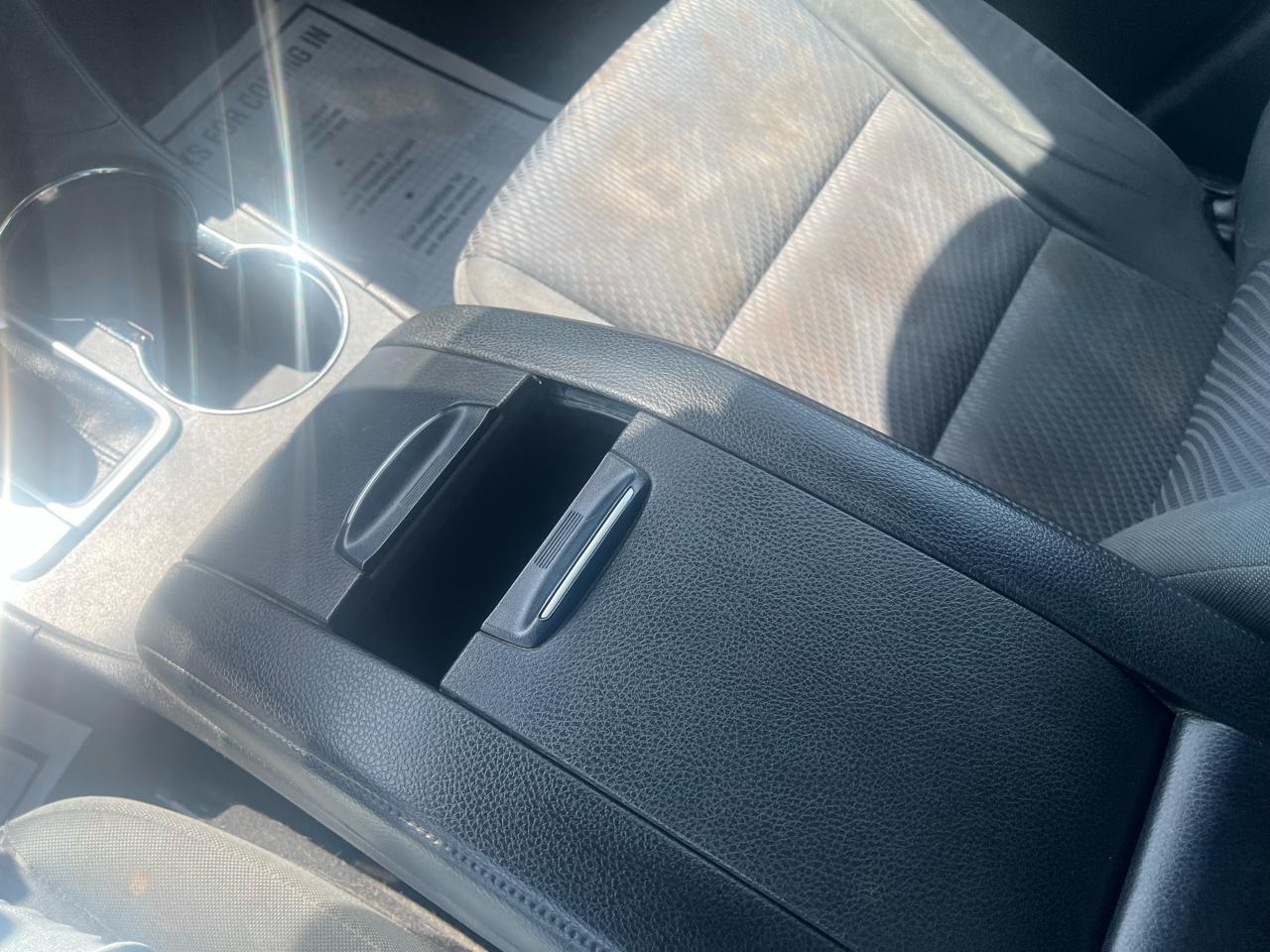 Toyota Highlander LE V6 AWD (Natl) 2019