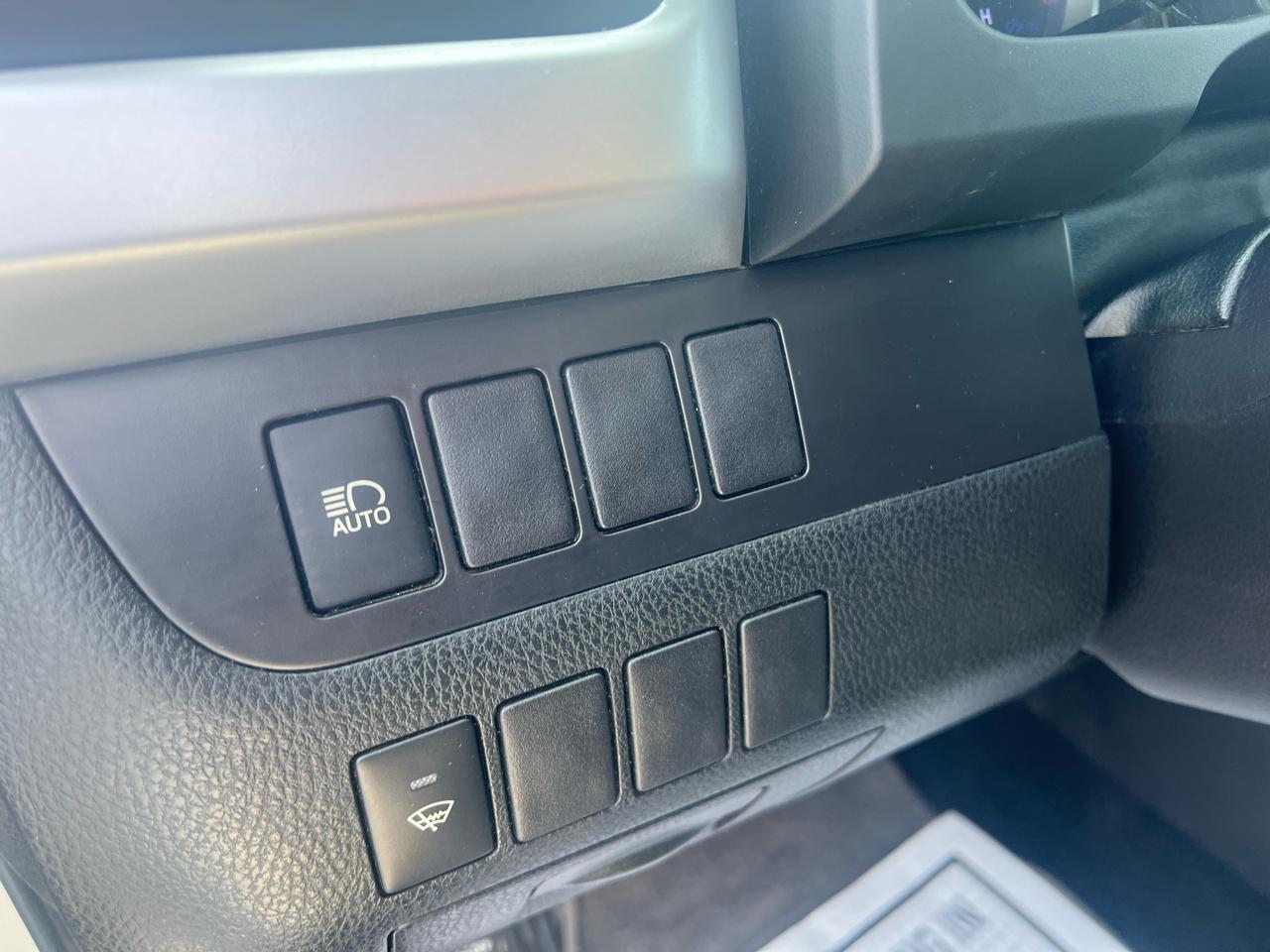 Toyota Highlander LE V6 AWD (Natl) 2019