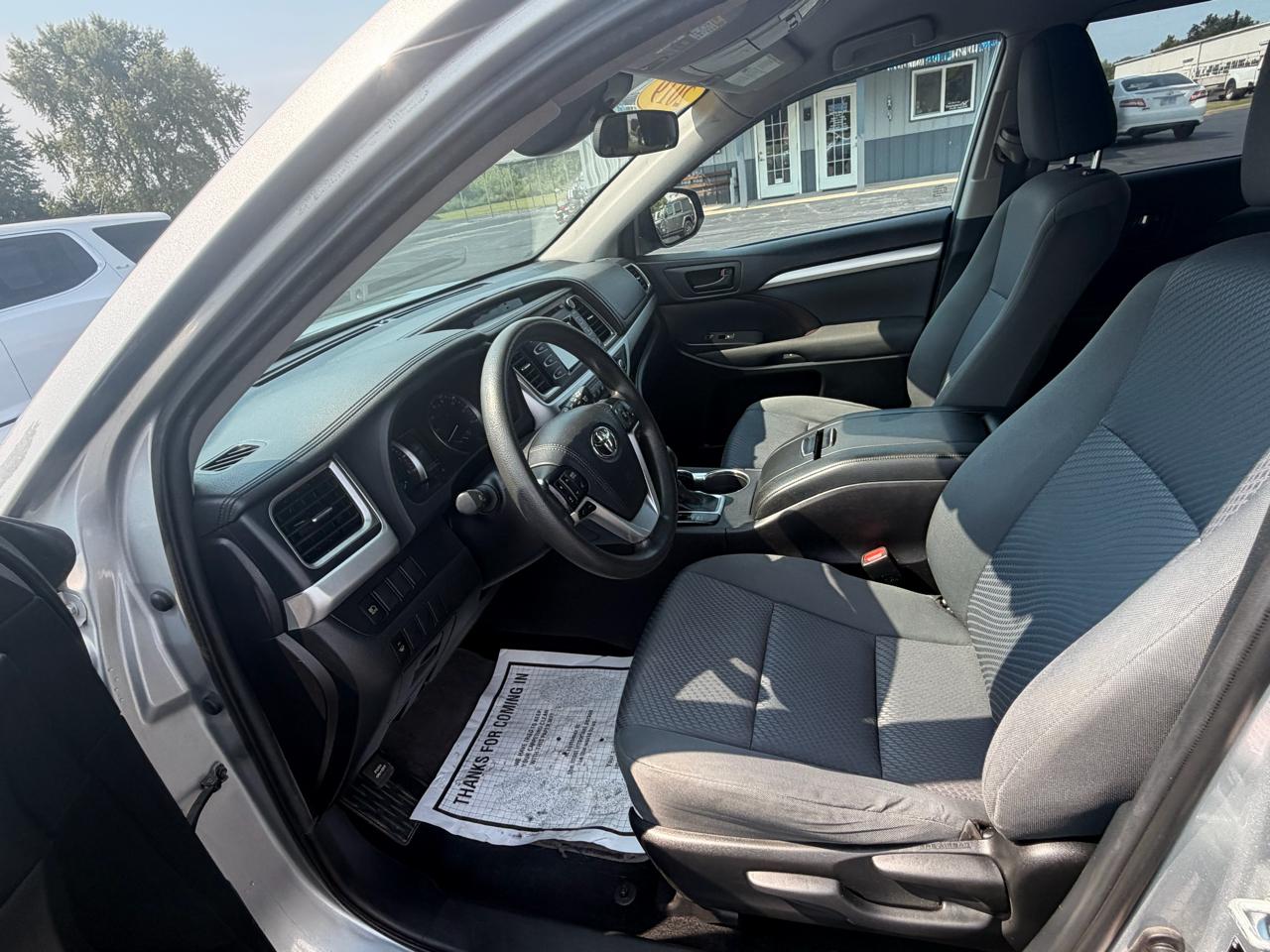 Toyota Highlander LE V6 AWD (Natl) 2019