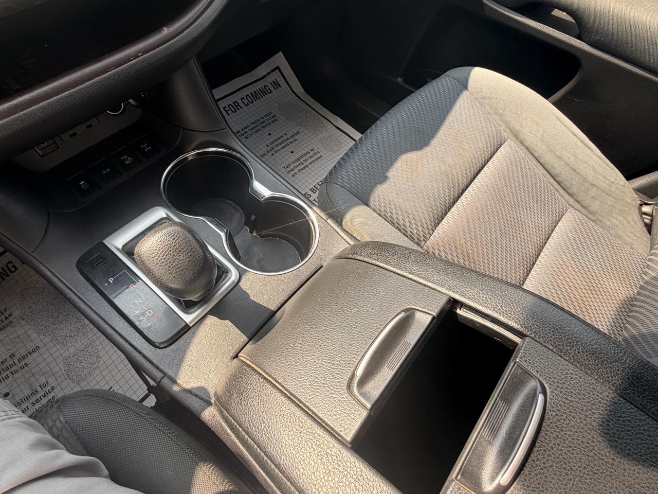 Toyota Highlander LE V6 AWD (Natl) 2019