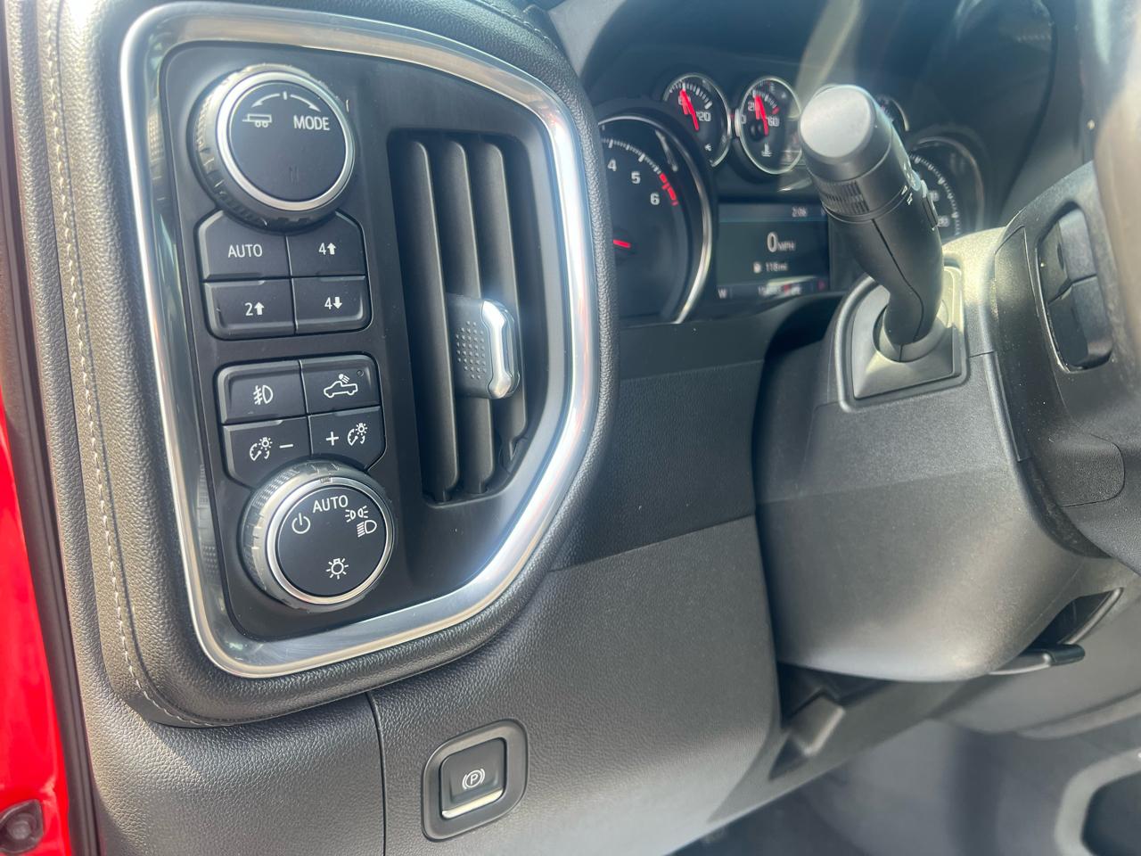 Chevrolet Silverado 1500 4WD Crew Cab 147" RST 2020