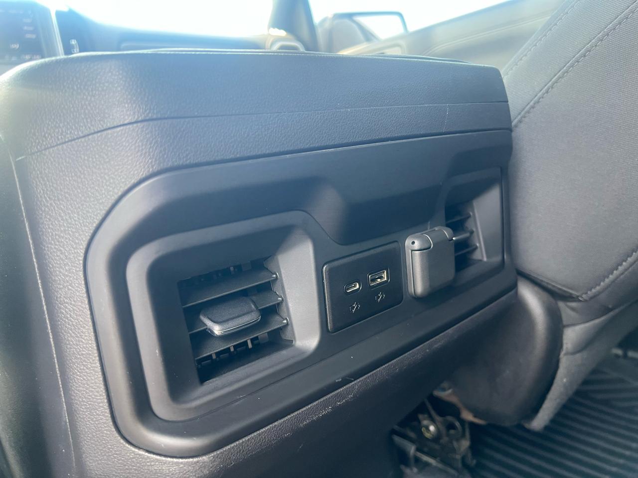 Chevrolet Silverado 1500 4WD Crew Cab 147" RST 2020