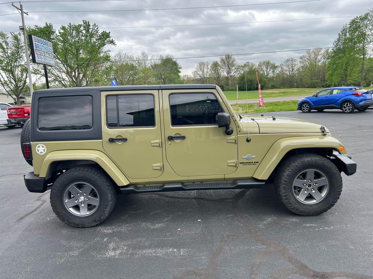 Jeep Wrangler Unlimited 4WD 4dr Freedom Edition *Ltd Avail* 2013