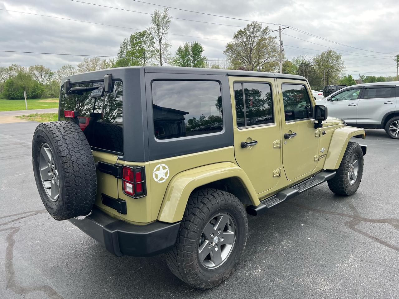 Jeep Wrangler Unlimited 4WD 4dr Freedom Edition *Ltd Avail* 2013