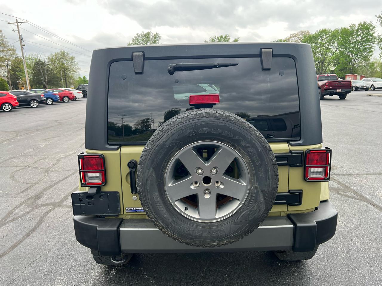 Jeep Wrangler Unlimited 4WD 4dr Freedom Edition *Ltd Avail* 2013