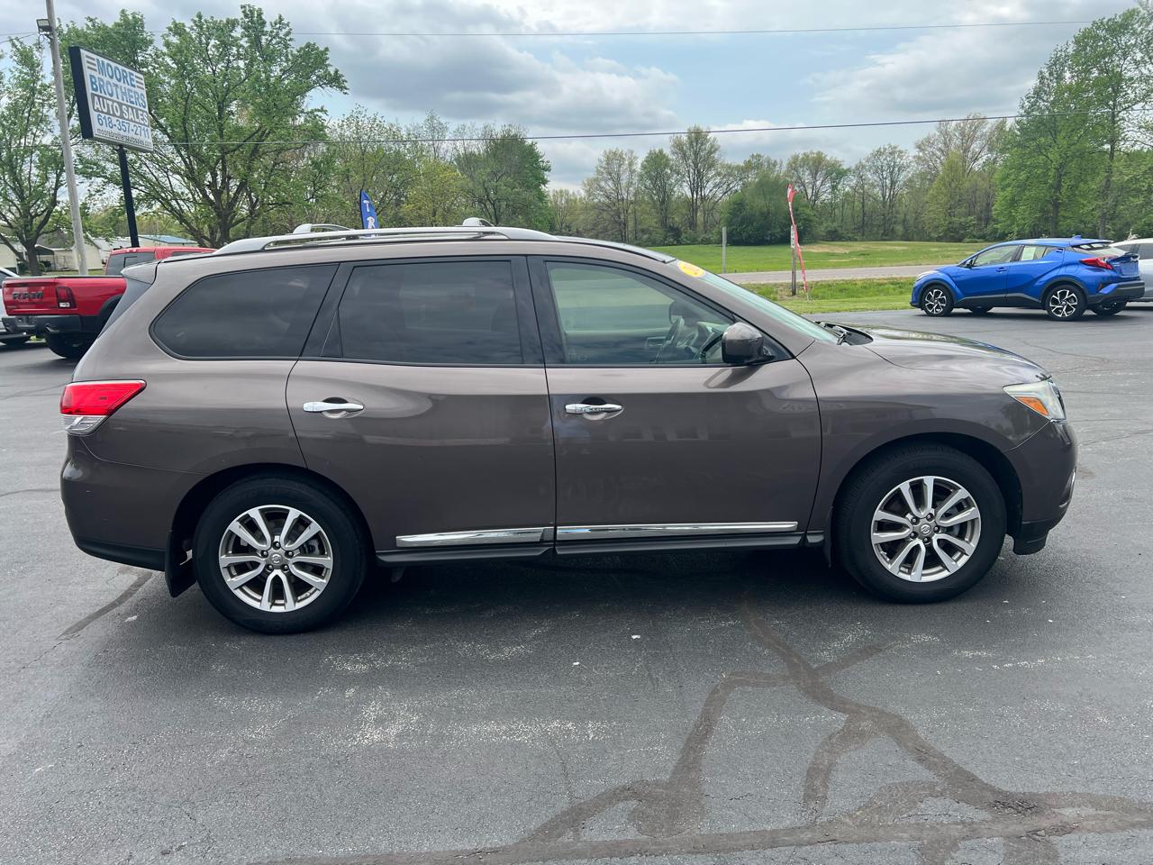 Nissan Pathfinder 2WD 4dr SL 2015