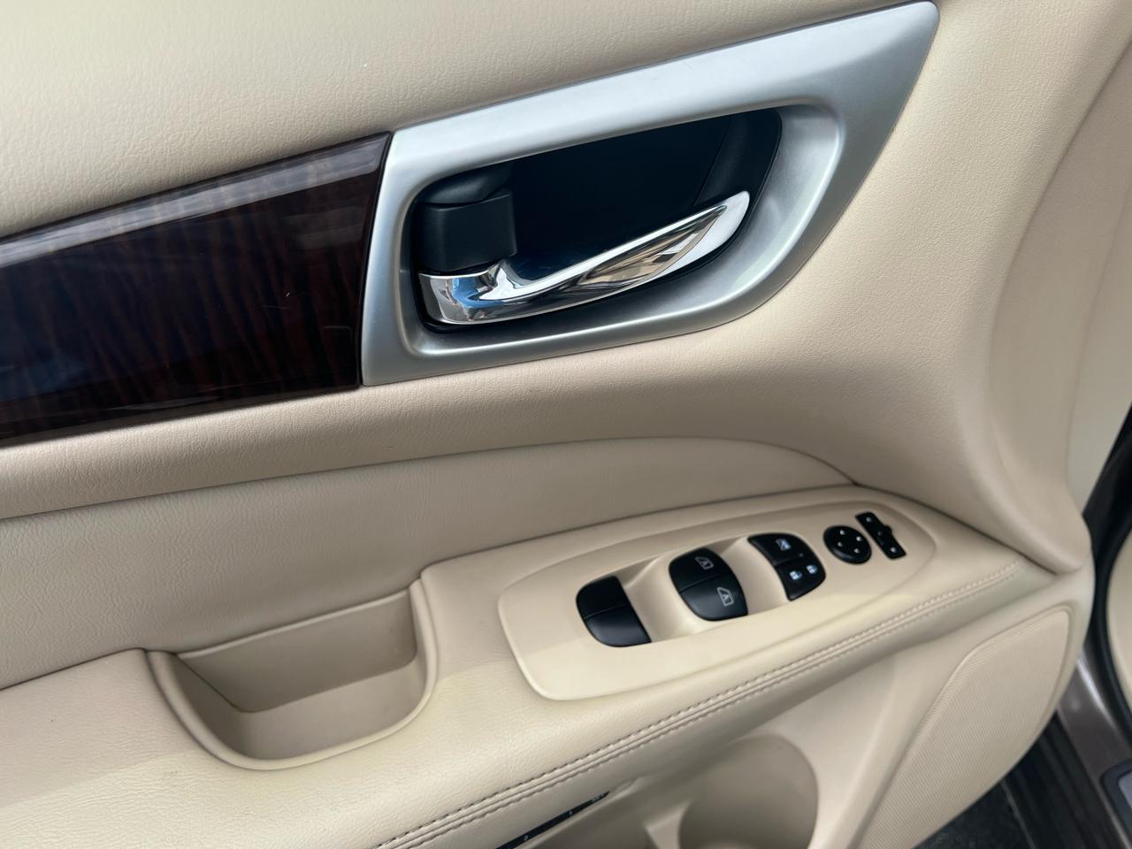 Nissan Pathfinder 2WD 4dr SL 2015